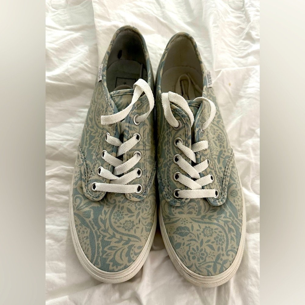 Vans Women’s Low Top Camden Sneakers, Henna Patterned Teal & Beige, Size 8